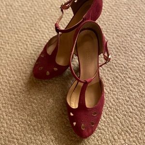 Maroon new buck, ankle strap.  Gently used.